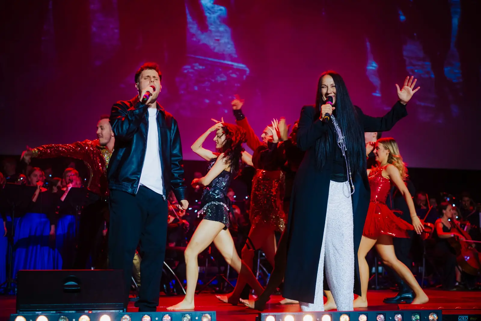 Iwona Loranc z tancerzami w Hollywood in Dance