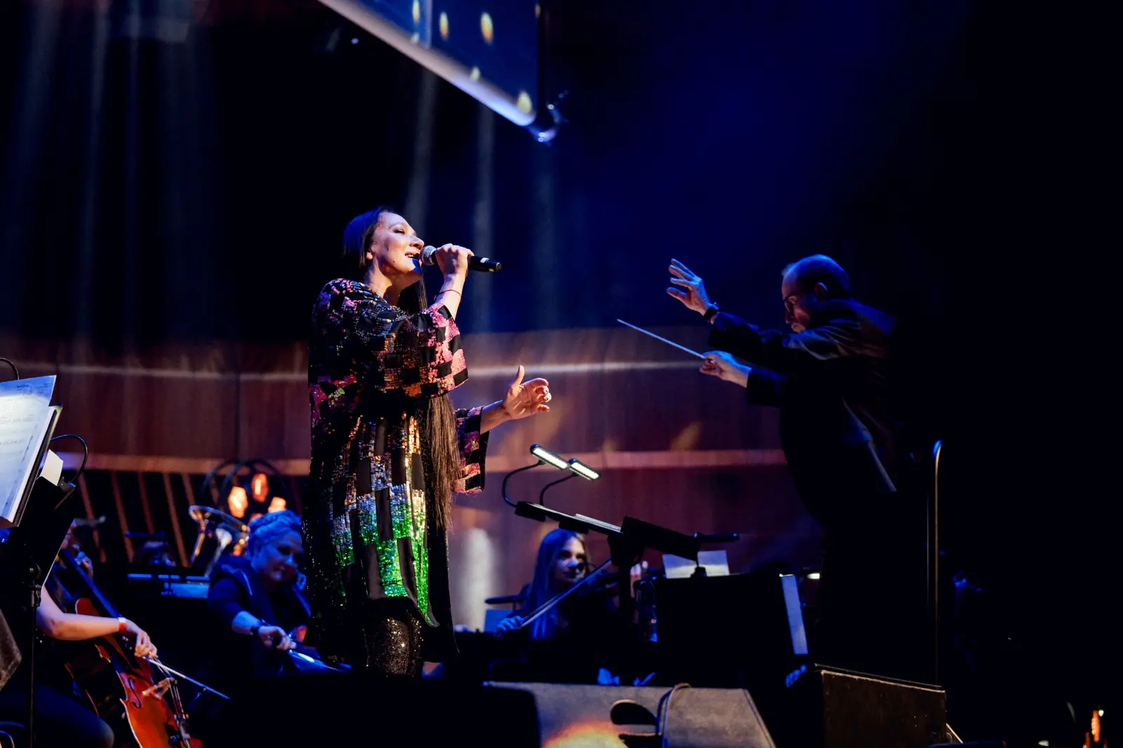Iwona Loranc z gitarzystą podczas Klubu 27